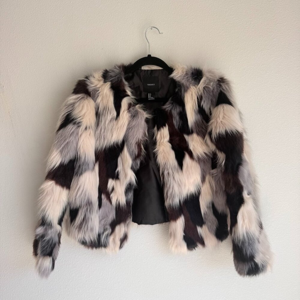 Forever 21 Faux Fur Jacket – Size S